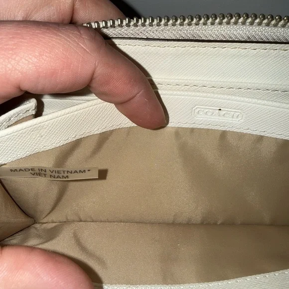 Coach Peyton Ombré Accordion Zip Around Wallet - Picture 13 of 14